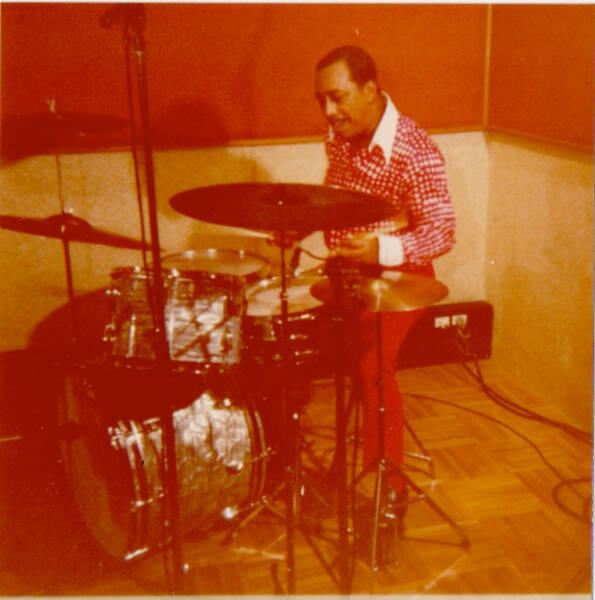 Cote CEMJazz: mpf-docp-phot-4-25 Cote CEMJazz: mpf-docp-phot-4-25