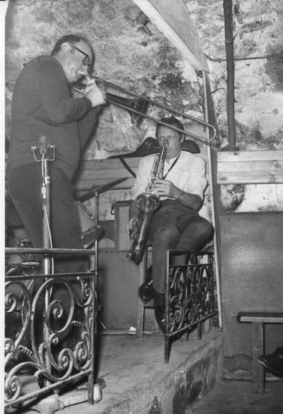 Cote CEMJazz: pve-docp-phot-8-3 Cote CEMJazz: pve-docp-phot-8-3